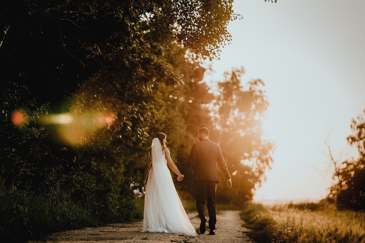 A wedding planner can save you money